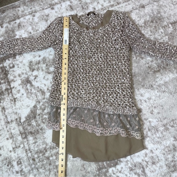 John Fashion brand beige layered open knit topo blouse flowy bottom SZ SM - Picture 11 of 11